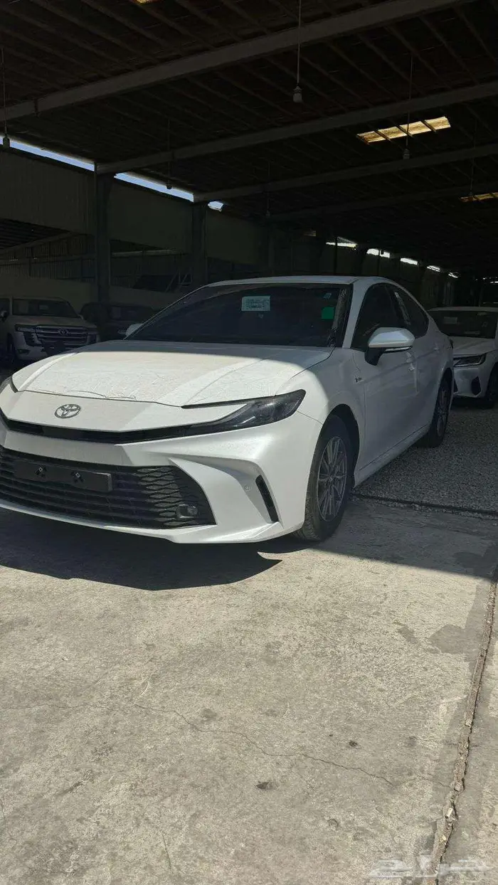 عرض خاص كامري E ستاندر هايبرد2025 سعودي 105 1