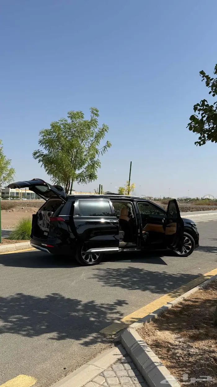 السيارة الرياضية العائلية ذات الممشى القليل بسعر مناسب 13