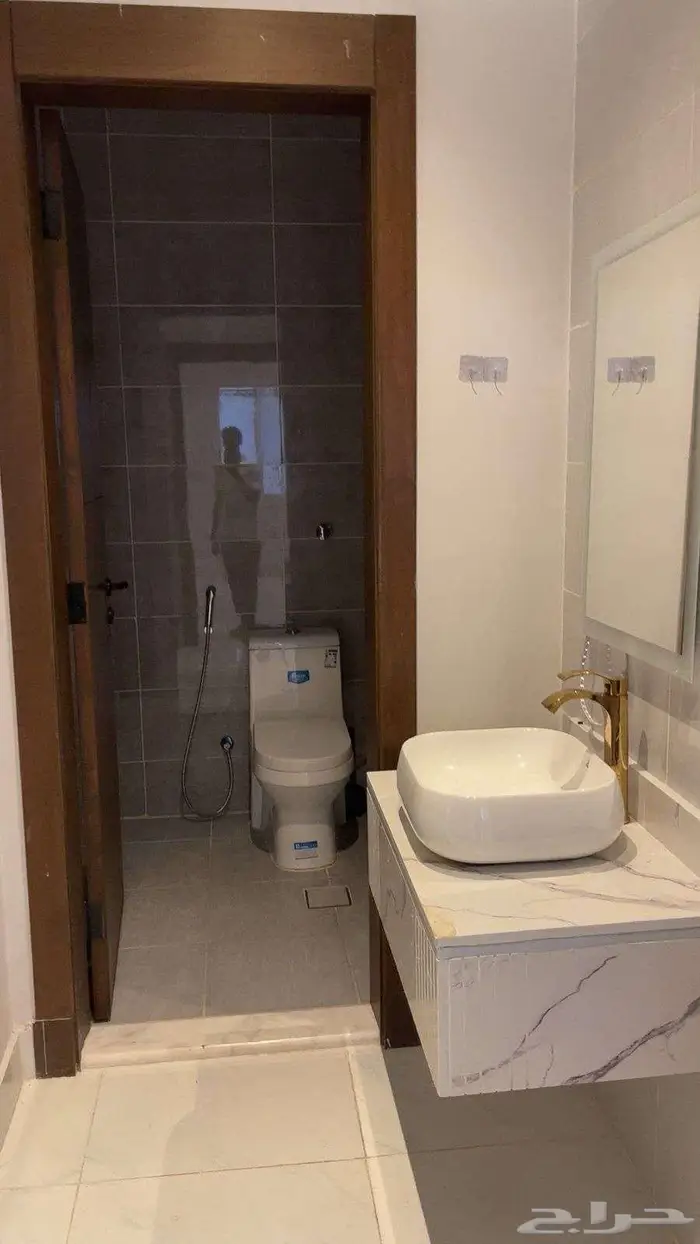 للبيع شقة مميزة بحي الواحة مقابل بوليفارد الواحة 3