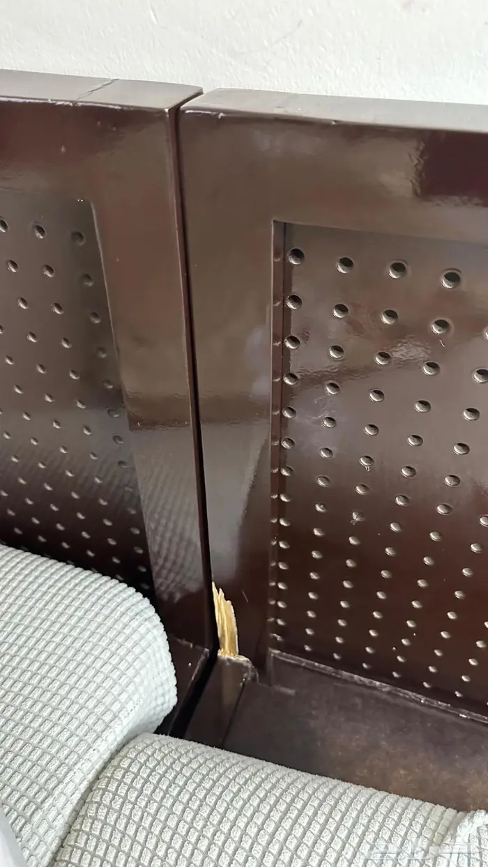 للبيع كراسي خشب 1