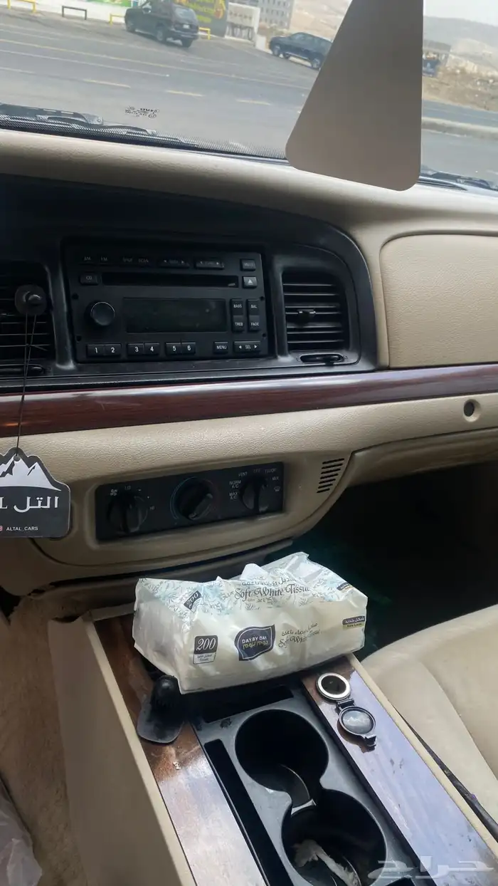 فورد كراون فيكتوريا 2011 7