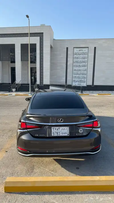 لكزس ES250 2023 index