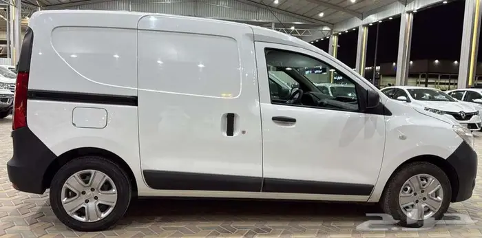 رينو دوكر فان بنزين 2021 2