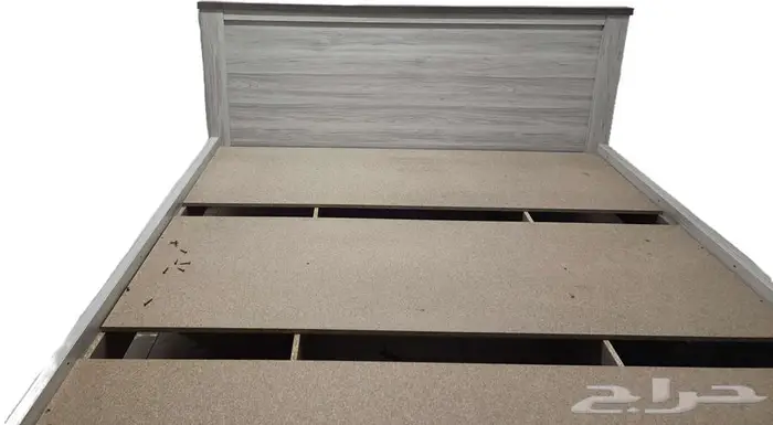 سرير بحاله ممتازة من هوم بوكس 0