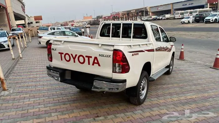 هايلوكس غمارتين 2025 بنزين دبل قير أتوماتيك البريمي 5