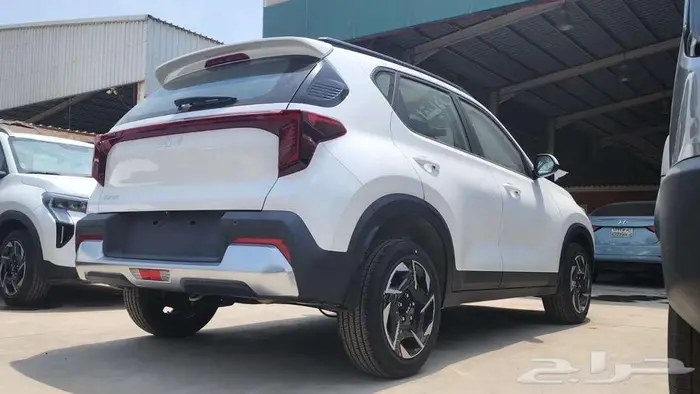 كيا سونيت GL موديل 2024 عروض وتخفيضات القيادة للسيارات 3