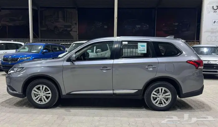 ميتسوبيشي أوتلاندر2022 3