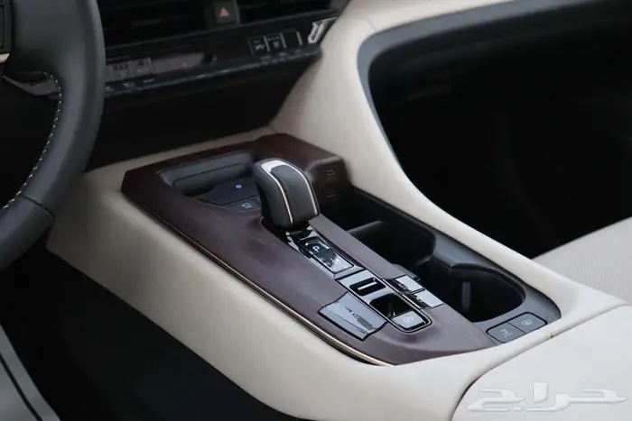 تويوتا كروان بريميوم 2026 سعودي 12