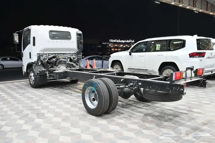 ايسوزو دينا 2025-متوفر 4طن - 5 طن شاص طويل 3