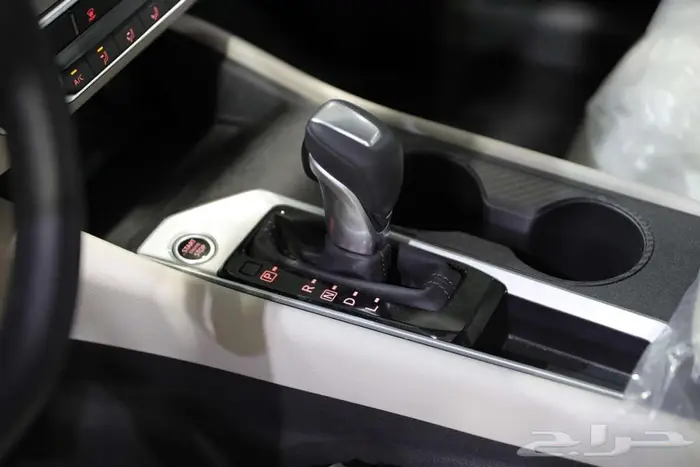 نيسان التيما اسود 2025 10