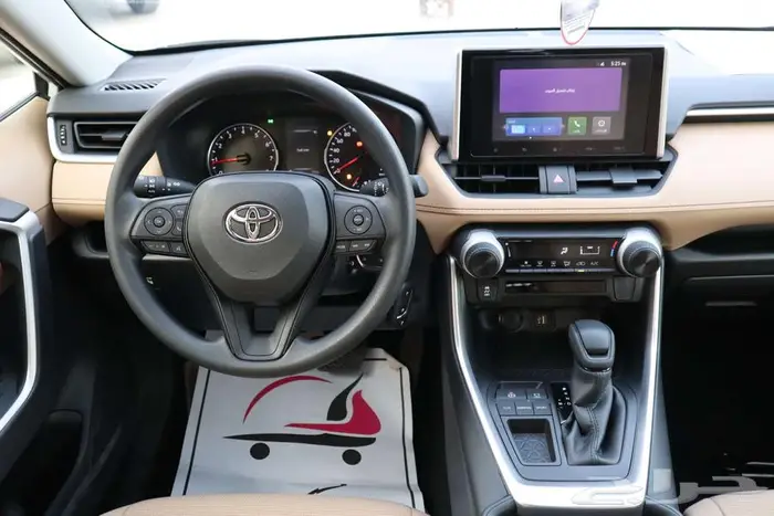 تويوتا راف فور دبل وبدون دبل 2025 19