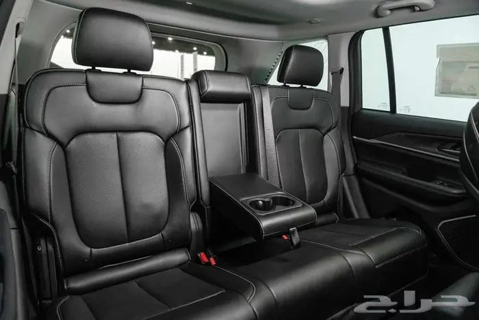 جيب جراند شيروكي 2023 اصفار باقل سعر عند هلا كار 12