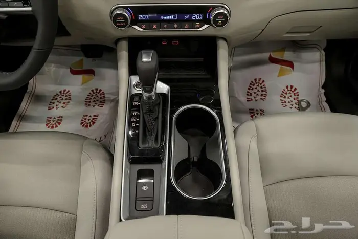 نيسان التيما SV 2026 حيث يلتقي الأسلوب بالقوة والتقنية 14