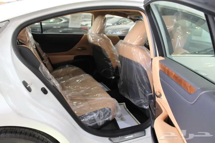 لكزس - ES 350 - CC - نص فل - بريمي - 2025 11