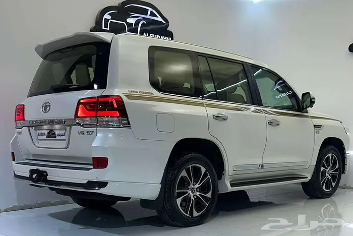 تويوتا لاندكروزر VXR 2021 4