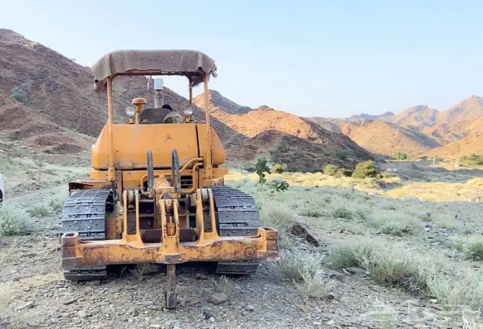 بلدوزر 65 6 نظيف جدا بحالة الوكاله 1