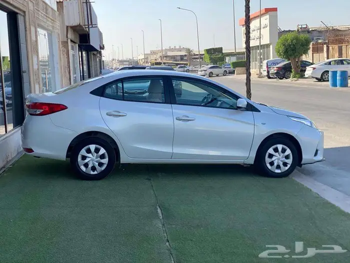 تويوتا يارس 2022 Y وارد عبداللطيف استخدام شخصي للبيع 4