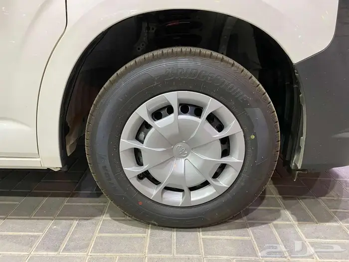 تويوتا هايس بضاعة سقف عالي 2025 ديزل ابيض اوتوماتيك عرض خاص 30