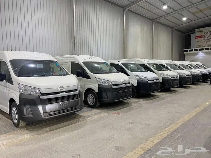 تويوتا هايس بضاعة سقف عالي 2025 ديزل ابيض اوتوماتيك عرض خاص 12