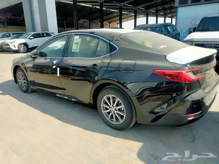 تويوتا كامري استندر هايبرد 1