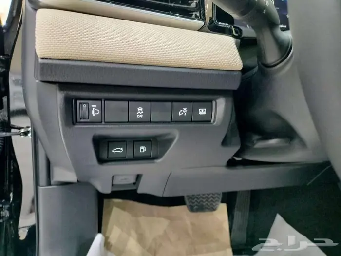 تويوتا كامري LE 2025 فتحة سقف بنزين سعودي 5