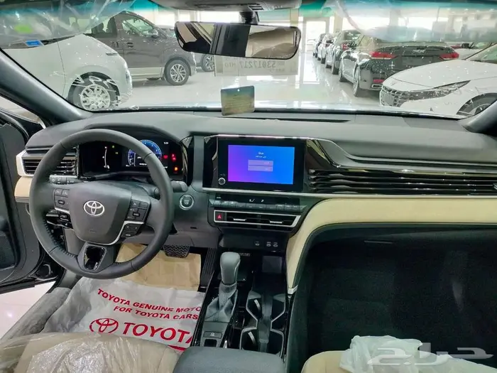 تويوتا كامري LE 2025 فتحة سقف بنزين سعودي 10