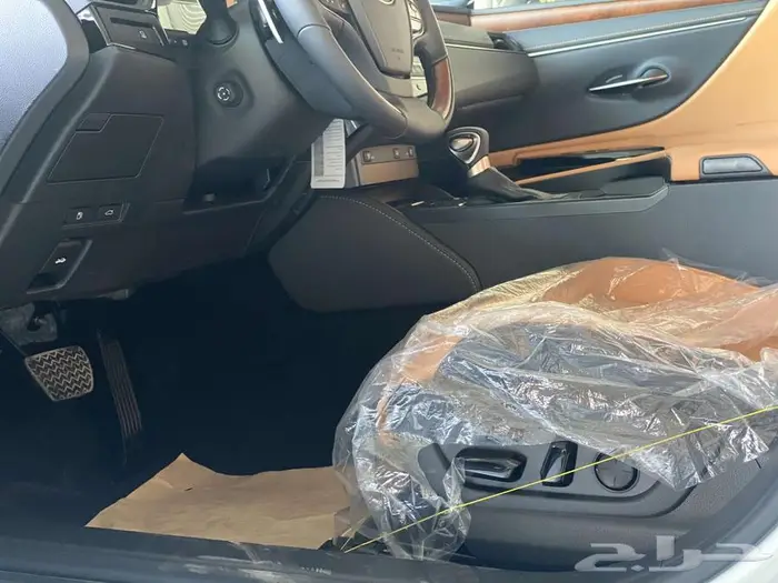 لكزس ES 300 HH موديل 2025 - خليجي أقل سعر 24