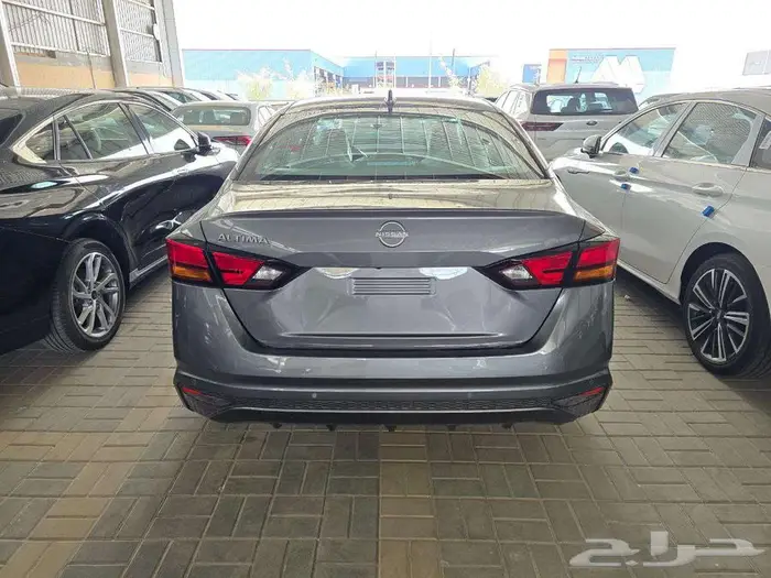 نيسان التيما ستاندر موديل 2025 4