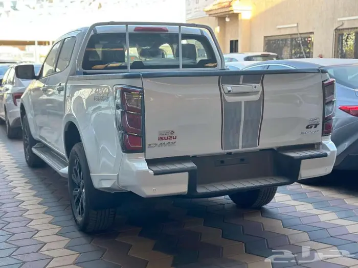 ايسوزو ديماكس GT 2025 4