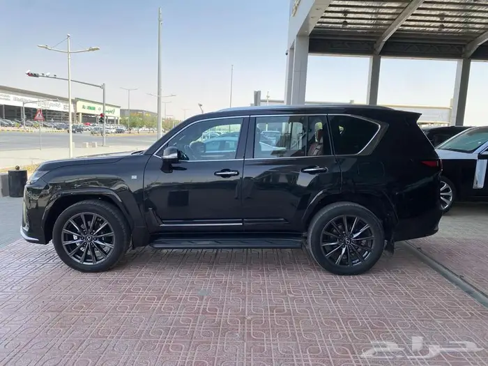 لكزس FSPORT LX600 2023سعودي مستخدم 3