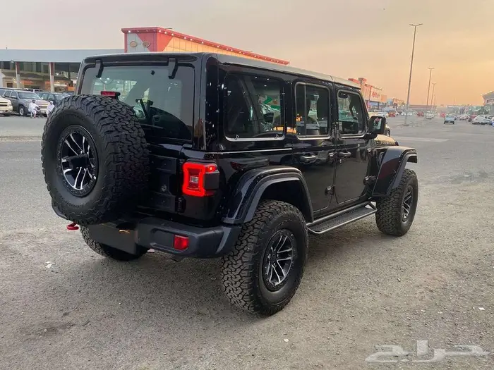 جيب رانجلر رو بيكون V4 موديل 2024 أقساط او كاش وارد بترومين 14