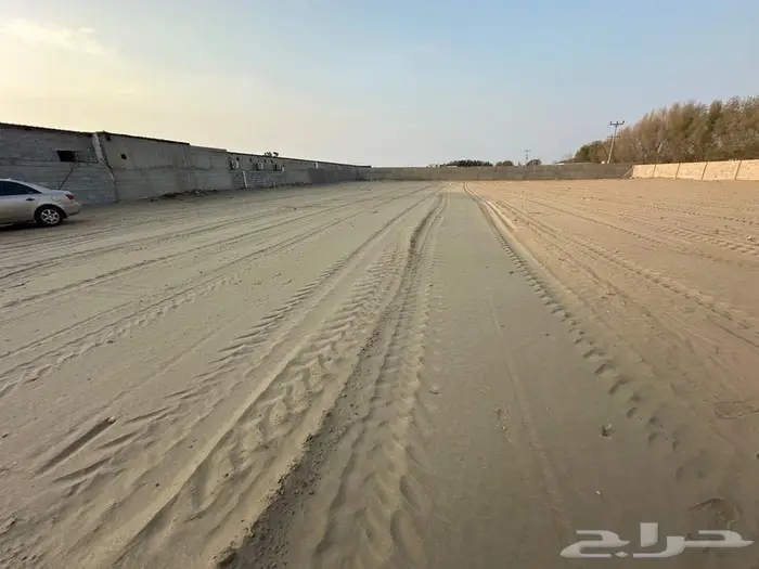 حوش للايجار بيش 3