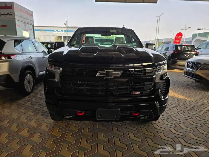 شيفورليه سلفرادو تريل بوس 2025 متاح اللون الرمادي 0