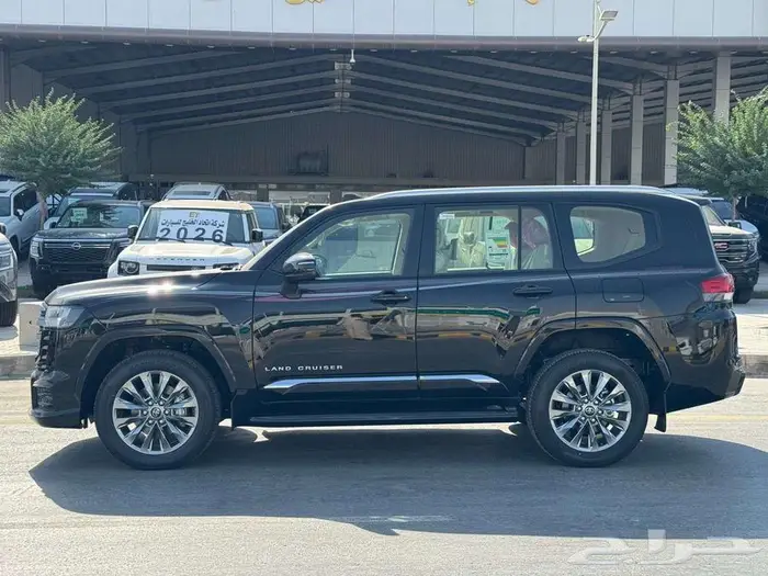 لاندكروزر 2025 GXR L5 S الساير 3