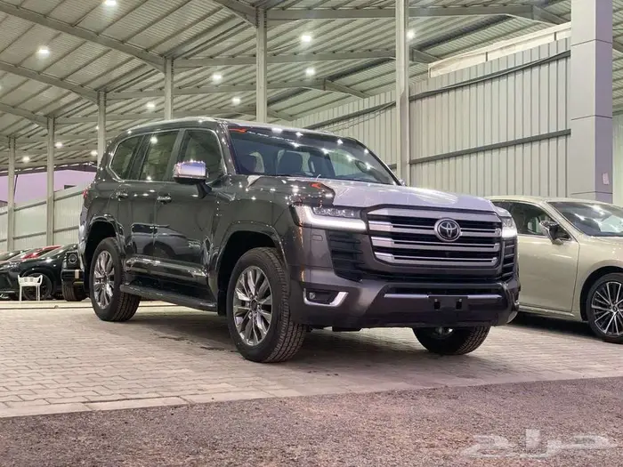 تويوتا لاندكروزر VXR ديزل 2023 - بطاقه جمركيه 1