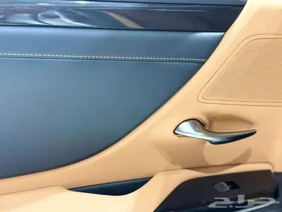 لكزس ES 250 بريمي فتحة سقف 2025 لون ابيض index