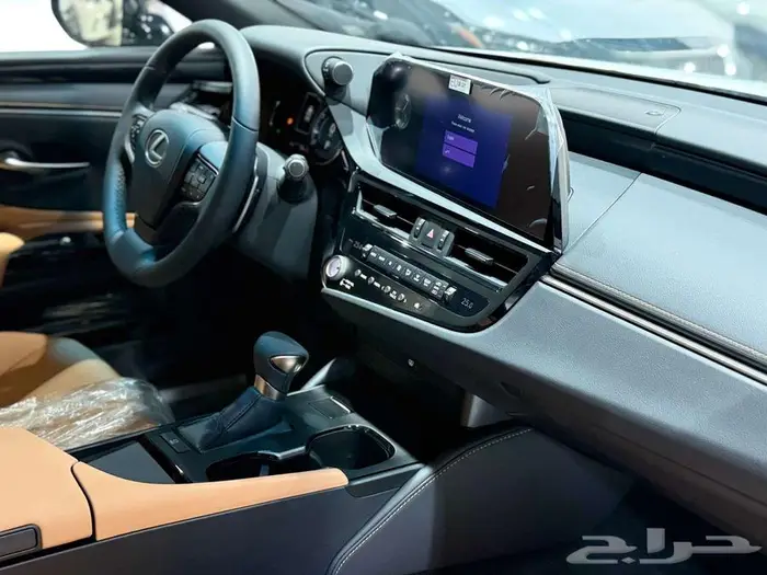 لكزس ES 250 بريمي فتحة سقف 2025 لون ابيض 18