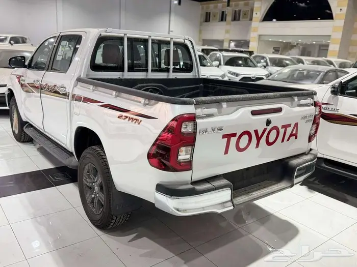 هايلوكس غمارتين اوتوماتيك بنزين فل كامل بريمي 2025 مفتاح 4