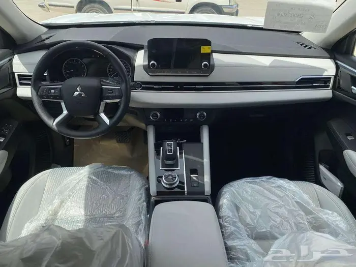 ميتسوبيشي اوتولاندر 2025 ستاندر 7 راكب دبل اقساط و كاش 9