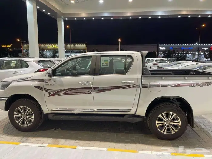 تويوتا هايلكس S-GLX غمارتين بنزين قير عادي دبل 4 4 سعودي 3