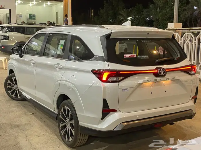 تويوتا فيلوز GLX 2025 - ( كاش و تقسيط ) . 7