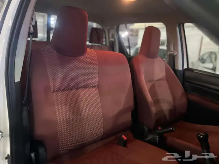 تويوتا هايلوكس غمارتين بنزين2022 10