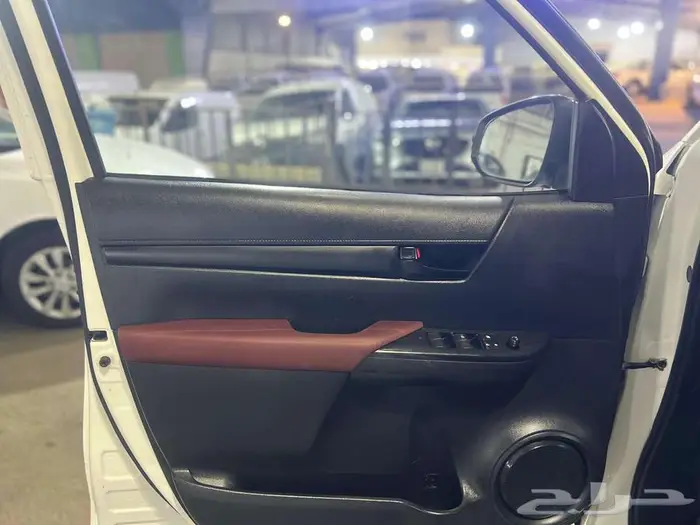 تويوتا هايلوكس غمارتين بنزين2022 14