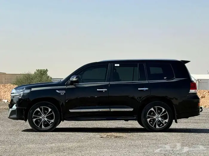 تويوتا لاند كروزر 2014 مرهم 2021 3