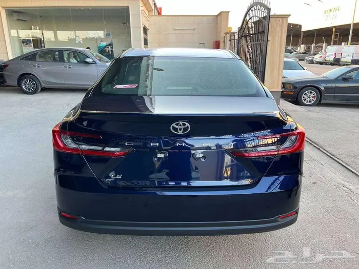 تويوتا كامري LE بنزين 2025 متاح اقساط و كاش 4