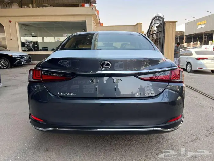 لكزس ES250 AA بنزين 2025 متاح اقساط و كاش 4