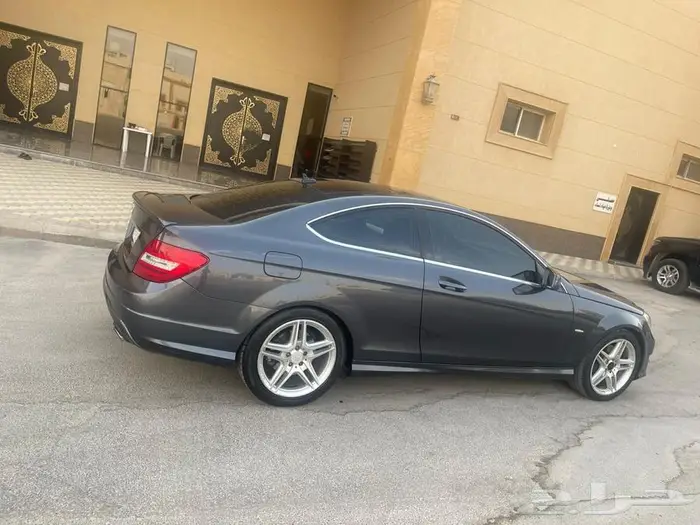 سيار مرسيدس سي 350 كوبيه 2012 3