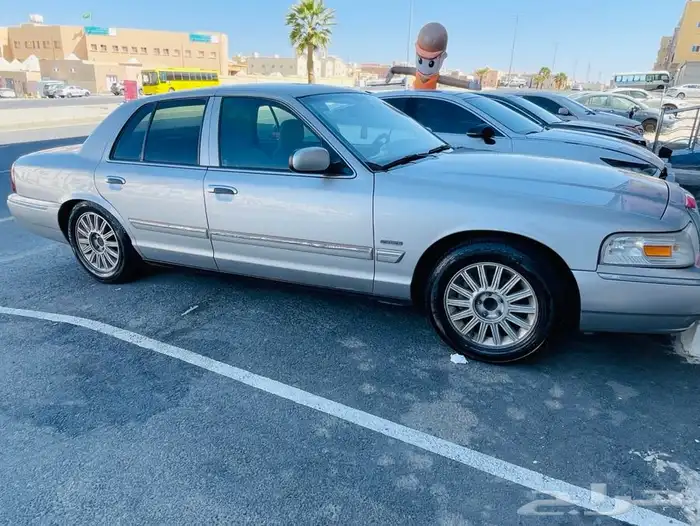 فورد قراند ماركيز 2009 LS فضي 3