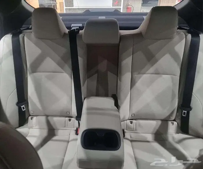 تويوتا كامري LE بنزين فتحه سعودي 2025 16