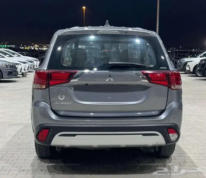 ميتسوبيشي أوتلاندر2022 4